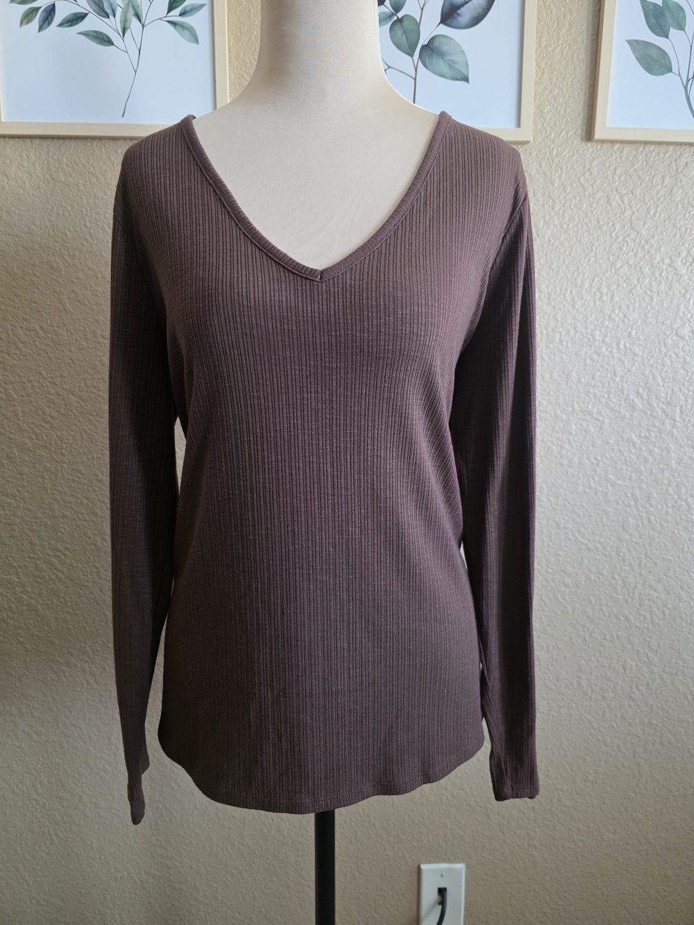 Old Navy Everyday Ribbed V-Neck Long Sleeve Top - Brown Medium